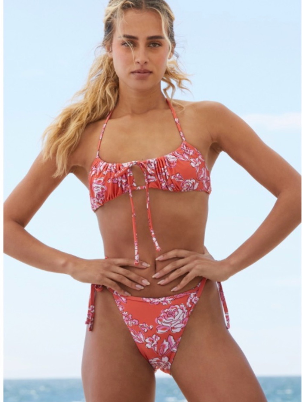 Loverbird Floral Tie-Front Bikini top in Coral Pink size M